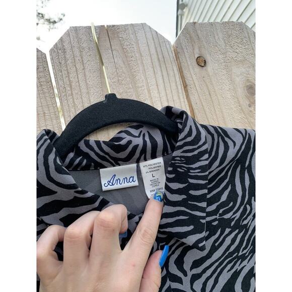 ANNA and FRANK Shirt Women Black grey animal Print Button Up Long Sleeve large - Picture 4 of 7